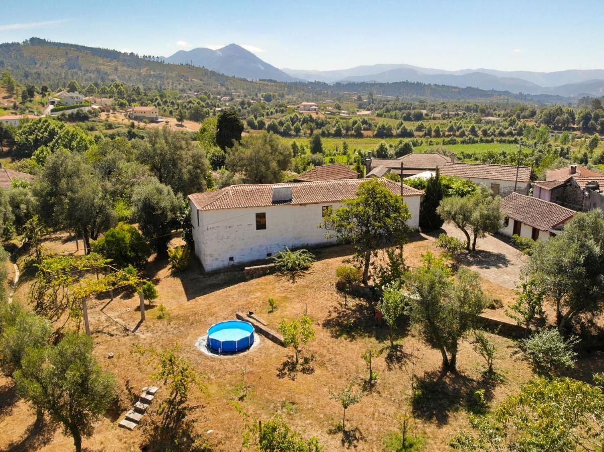 בית הארחה סלוריקו דה באשטו 	Casa Lavoura Em Requeixo מראה חיצוני תמונה