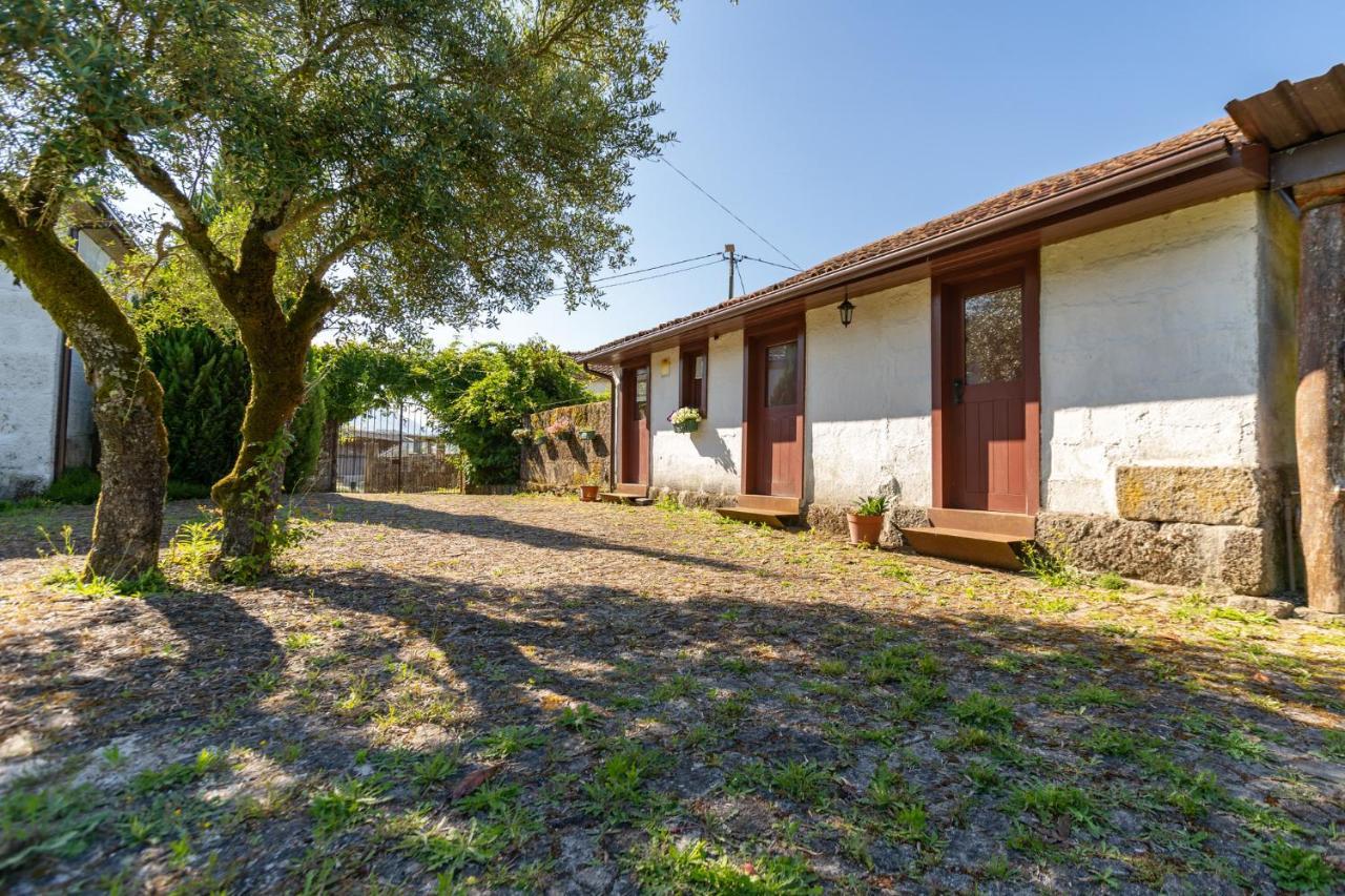 בית הארחה סלוריקו דה באשטו 	Casa Lavoura Em Requeixo מראה חיצוני תמונה